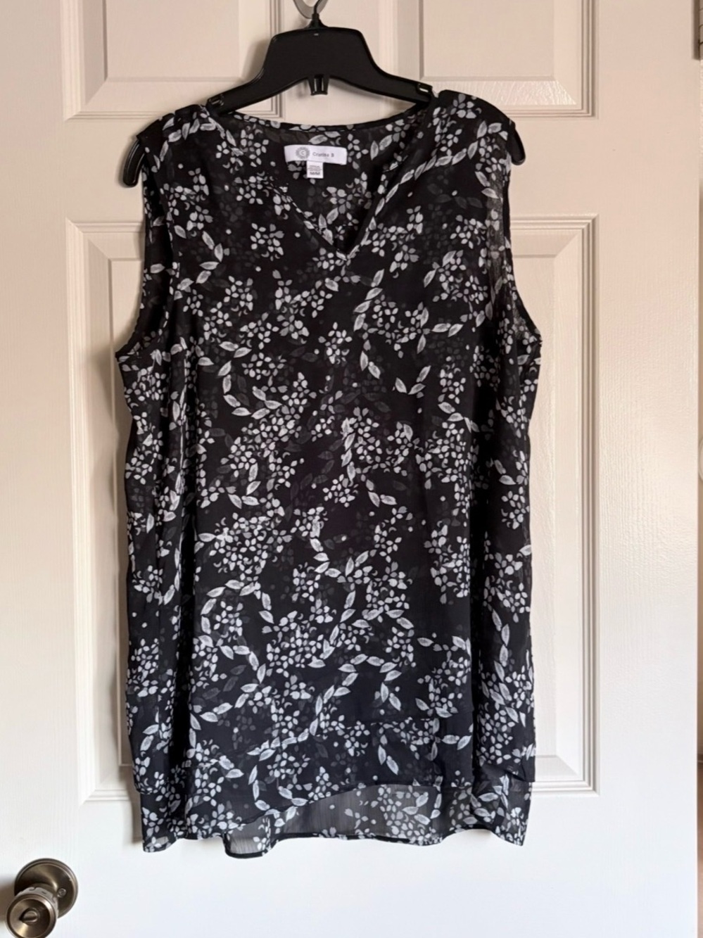 Cristina B Black Floral V-Neck Sleeveless Tank Top Blouse | Sz M